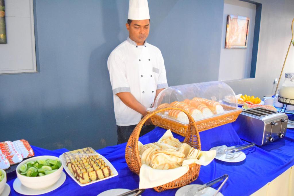 Daily Continental Breakfast Buffet